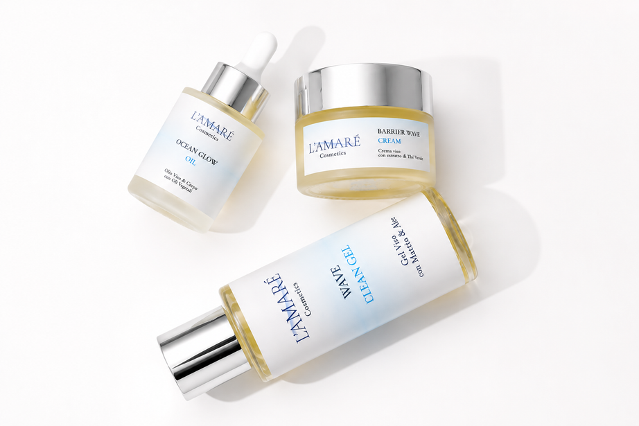 Prodotti L’AMARÉ Cosmetics su sfondo luminoso